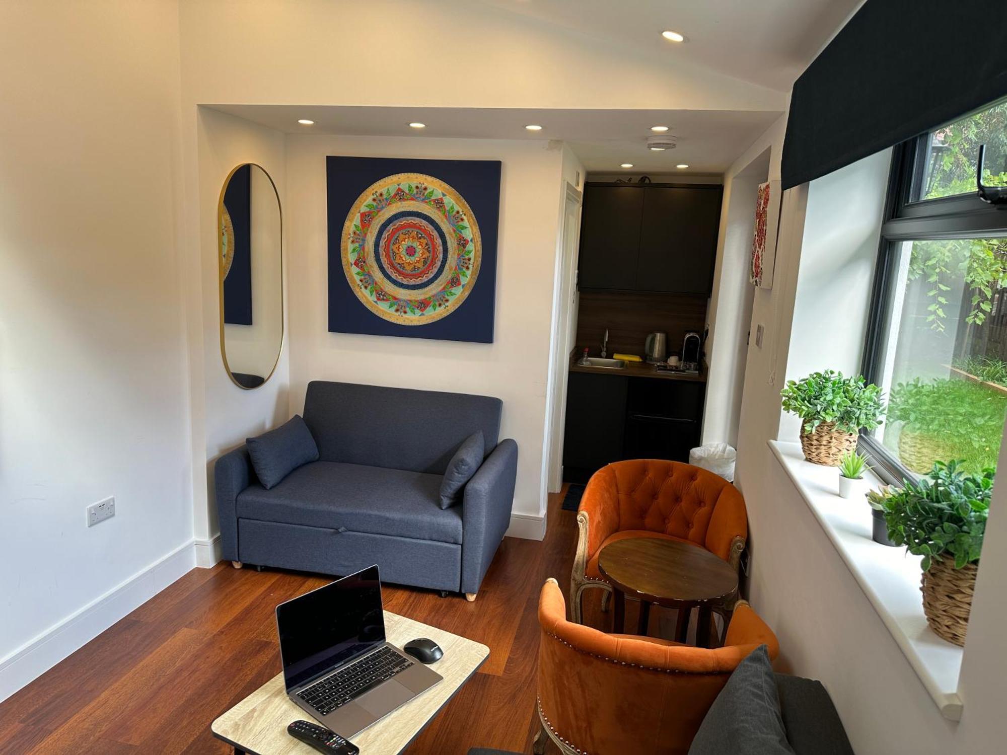 Bespoke Gallery Guesthouse Хендон Экстерьер фото
