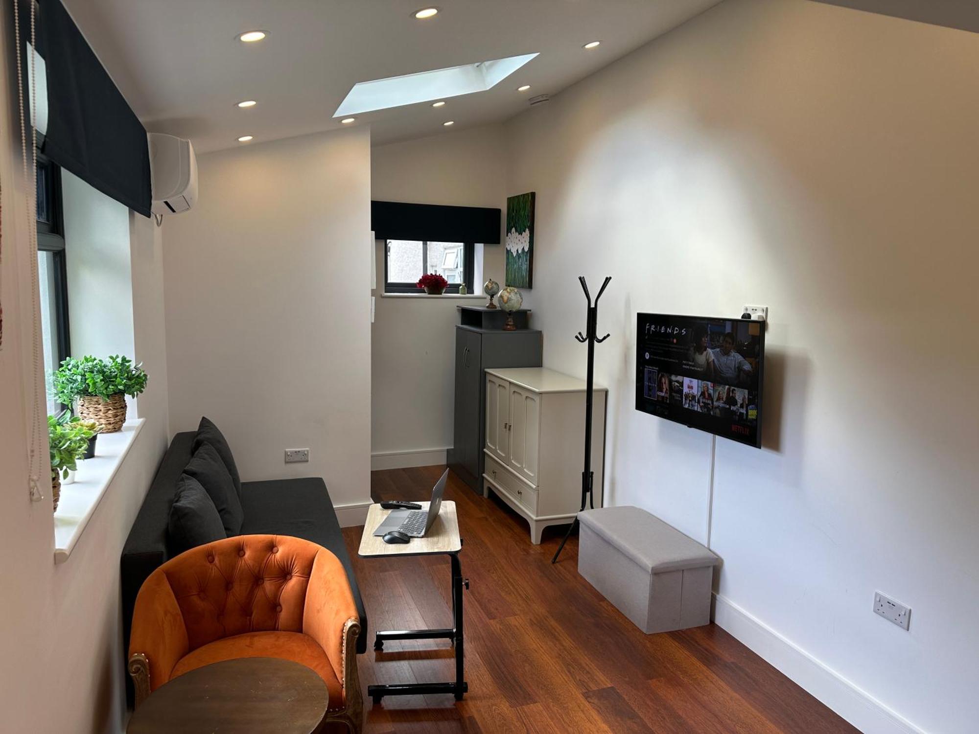 Bespoke Gallery Guesthouse Хендон Экстерьер фото